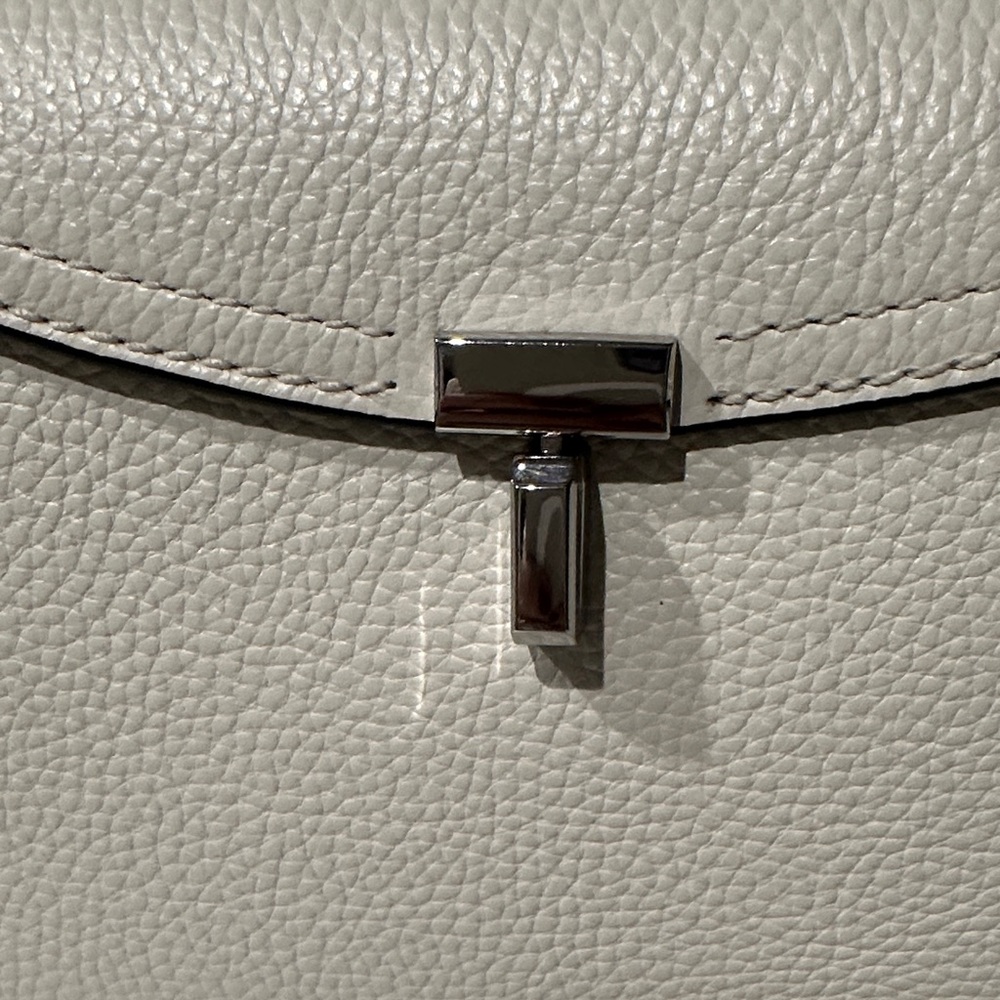 Toteme white T lock clutch - Picture 2 of 10